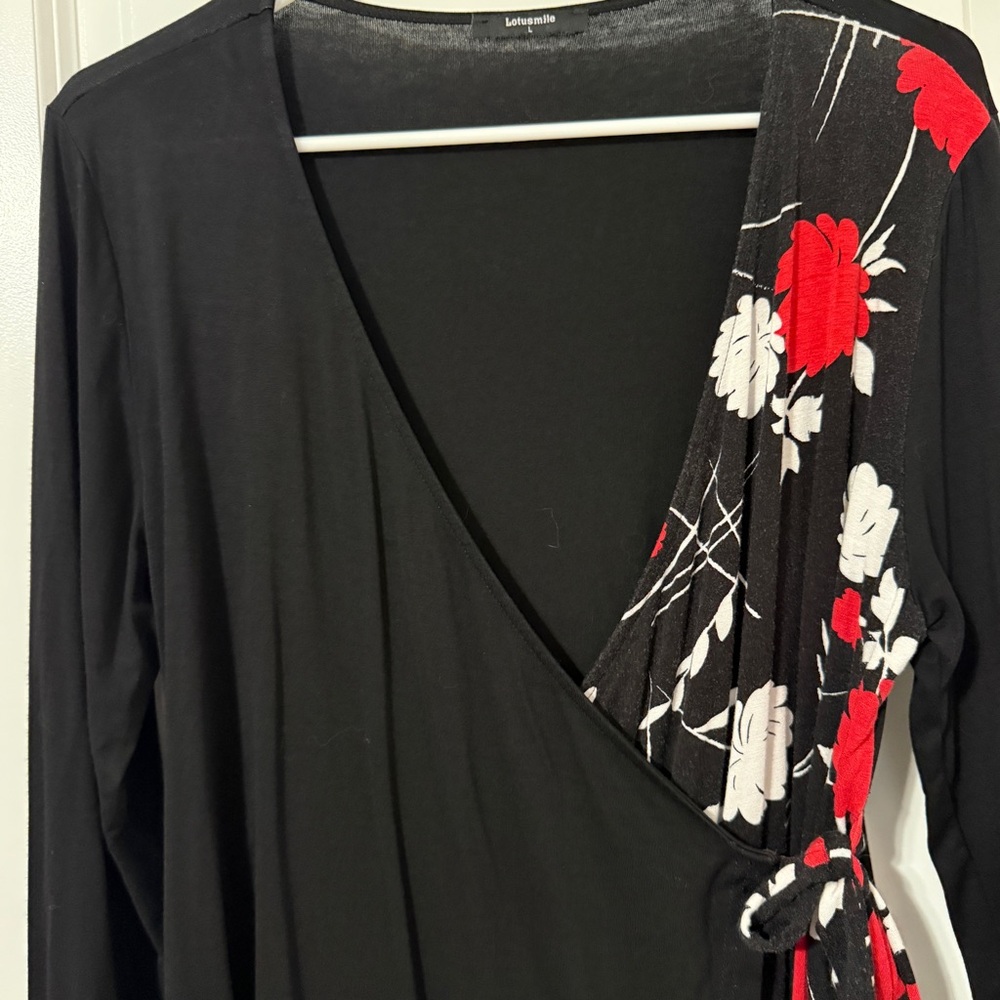 Lotusmile L Wrap-Front Floral Tunic Top – Black Red Print, Long Sleeve - Picture 10 of 16